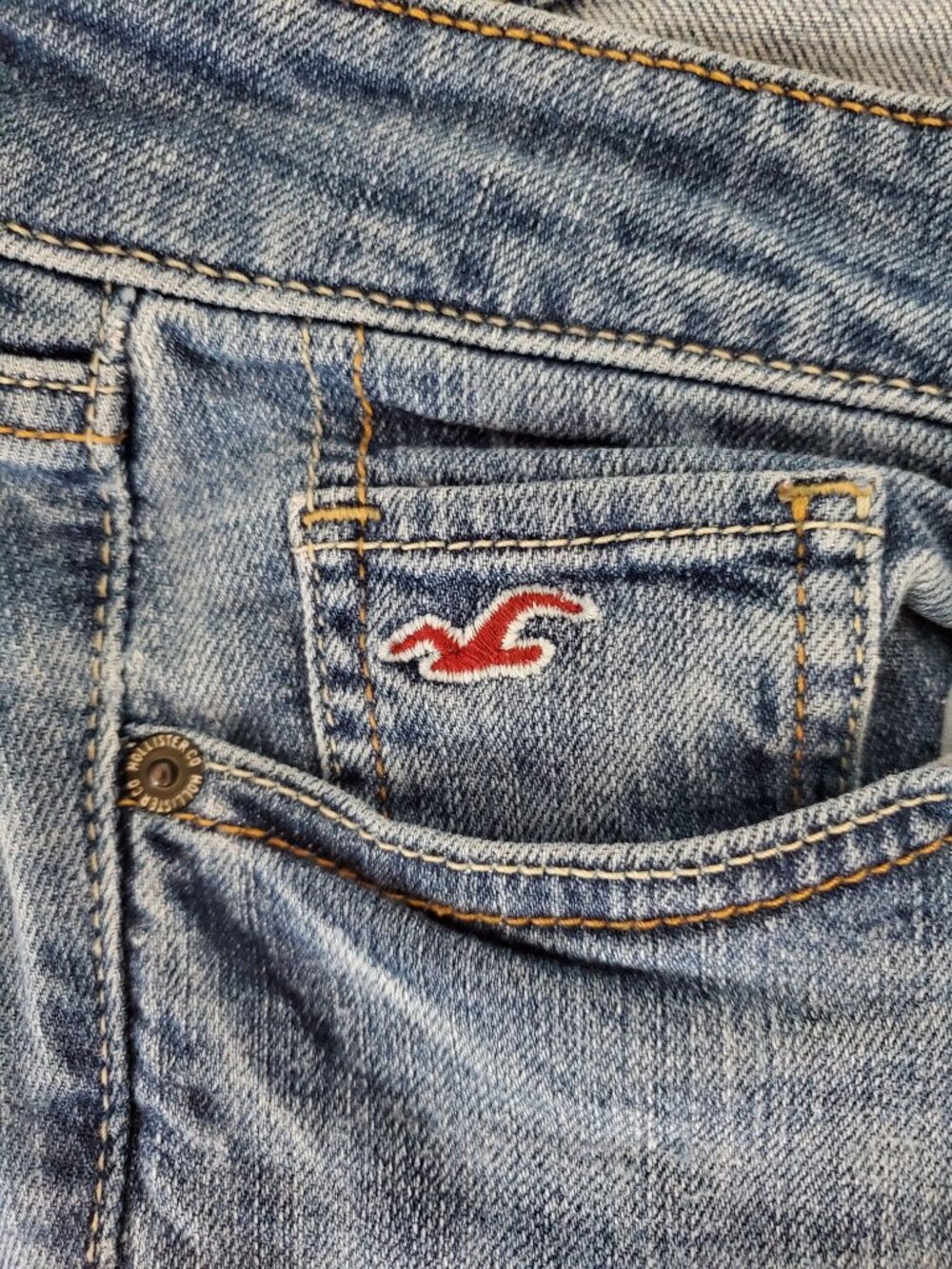 Hollister Jeans - Picture 16 of 16